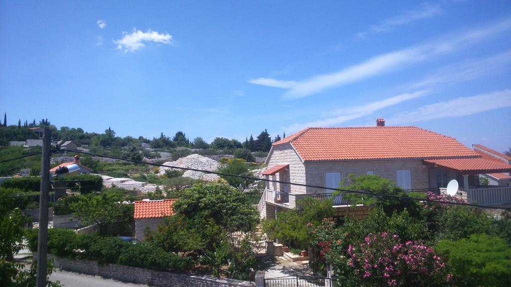 Apartments Plazibat Škrip Стая снимка