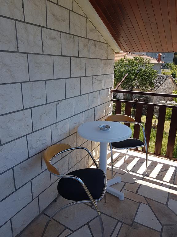 Apartments Plazibat Škrip Екстериор снимка