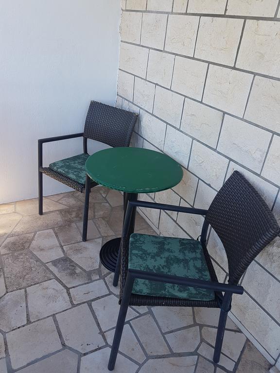 Apartments Plazibat Škrip Екстериор снимка