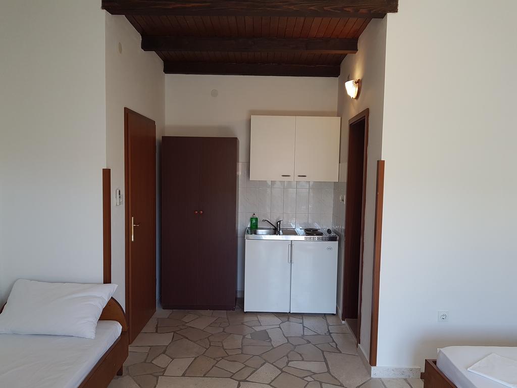 Apartments Plazibat Škrip Екстериор снимка